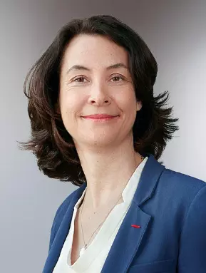 必威官方首页官网电话查询号码首席执行官埃斯特尔·柏莲诺照片